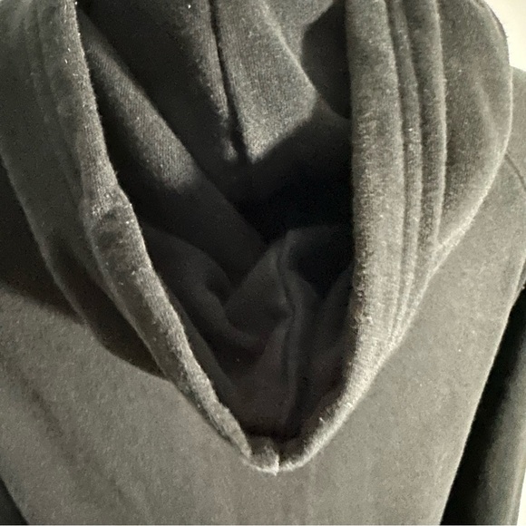 The North Face Women's Black Hoodie - Picture 8 of 12